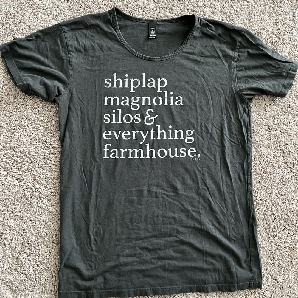 Graphic tee